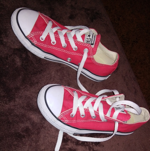 Red Low Top Converses - Picture 3 of 6
